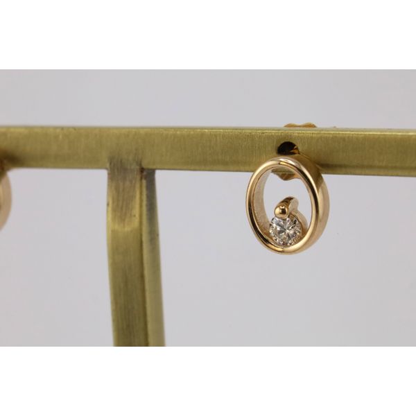 14K Yellow Gold Oval Frame Diamond Stud Earrings – .12 CT TWT Image 2 Puckett's Fine Jewelry Benton, KY