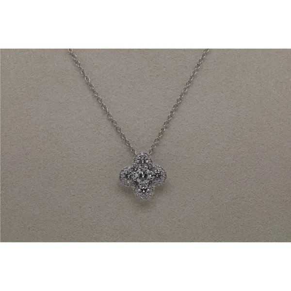 18K White Gold Diamond Floral Shape Pendant Necklace Puckett's Fine Jewelry Benton, KY