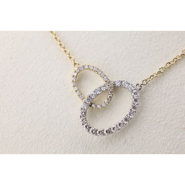 14K Yellow Gold Interlocking Oval Diamond Pendant Image 2 Puckett's Fine Jewelry Benton, KY