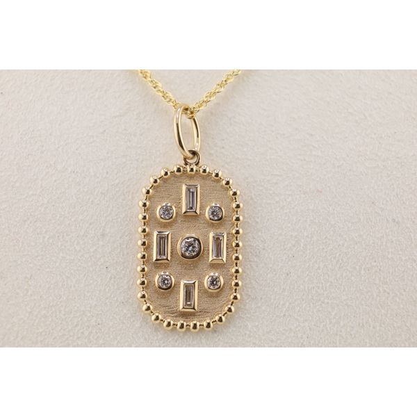 14K Yellow Gold Diamond Medallion Pendant Image 2 Puckett's Fine Jewelry Benton, KY