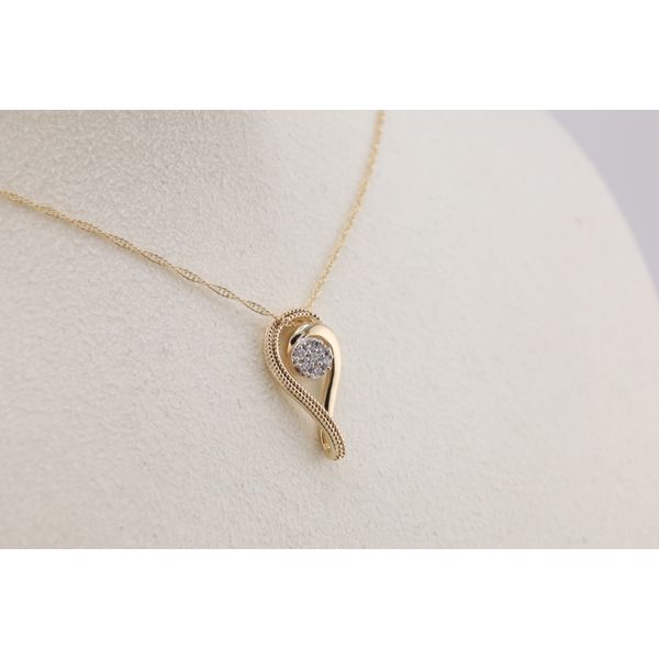 10K Yellow Gold Diamond Cluster Teardrop Pendant Necklace – 18