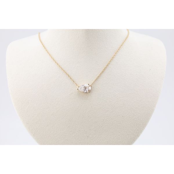 14K Yellow Gold Pear-Cut Lab-Grown Diamond Pendant Necklace – 1.04 CT Puckett's Fine Jewelry Benton, KY