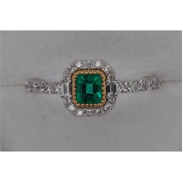 18K White Gold Emerald and Diamond Ring Puckett's Fine Jewelry Benton, KY