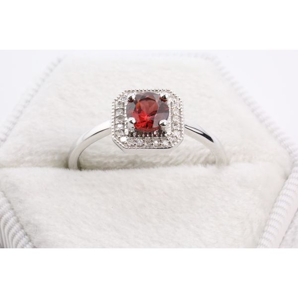 10K White Gold Garnet and Diamond Ring Image 3 Puckett's Fine Jewelry Benton, KY