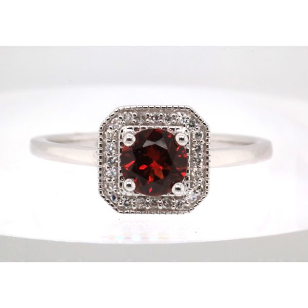10K White Gold Garnet and Diamond Ring Puckett's Fine Jewelry Benton, KY