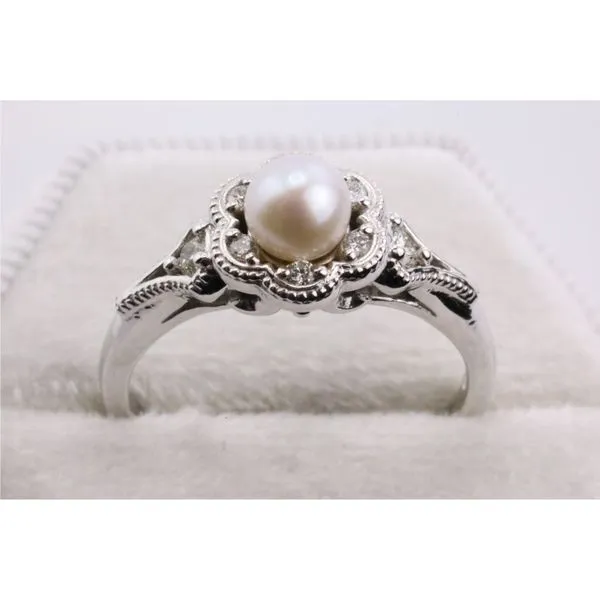 10K White Gold Diamond and Freshwater Pearl Ring Image 3 Puckett's Fine Jewelry Benton, KY