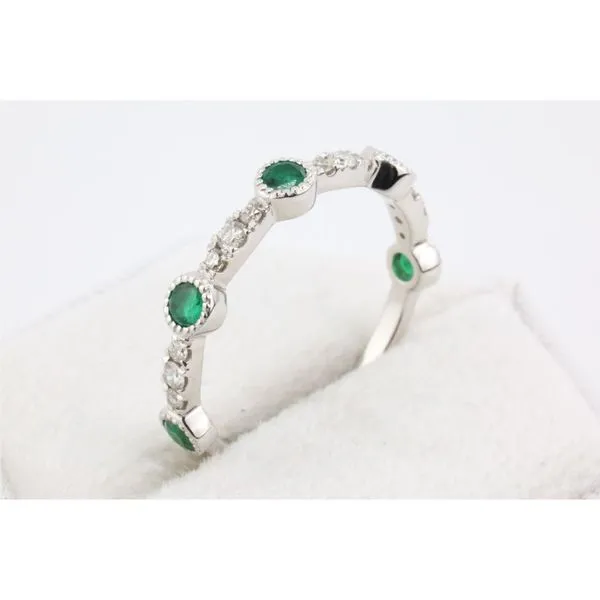 14K White Gold Diamond and Emerald Band Image 2 Puckett's Fine Jewelry Benton, KY