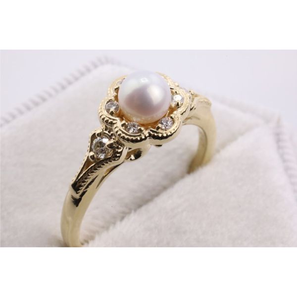 10K Yellow Gold Diamond and Pearl Ring Image 2 Puckett's Fine Jewelry Benton, KY