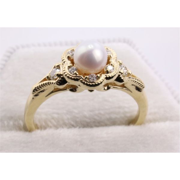 10K Yellow Gold Diamond and Pearl Ring Image 3 Puckett's Fine Jewelry Benton, KY