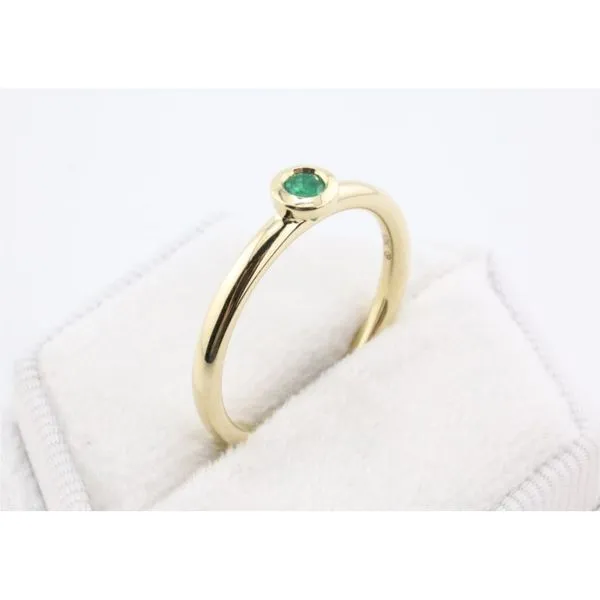 10K Yellow Gold Emerald Ring Image 2 Puckett's Fine Jewelry Benton, KY