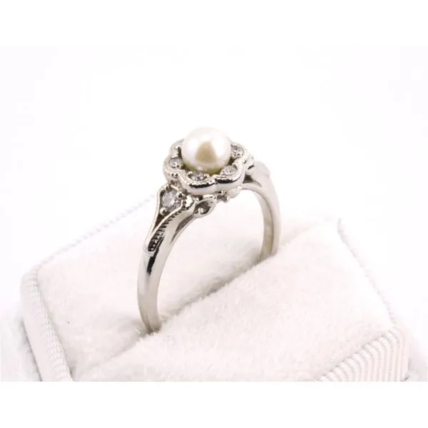 10K White Gold Diamond and Freshwater Pearl Ring Image 2 Puckett's Fine Jewelry Benton, KY