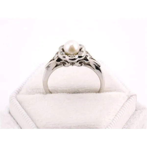 10K White Gold Diamond and Freshwater Pearl Ring Image 3 Puckett's Fine Jewelry Benton, KY