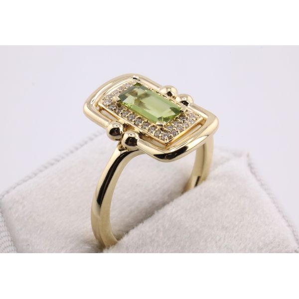 14K Yellow Gold Rectangular Peridot & Diamond Ring Image 2 Puckett's Fine Jewelry Benton, KY