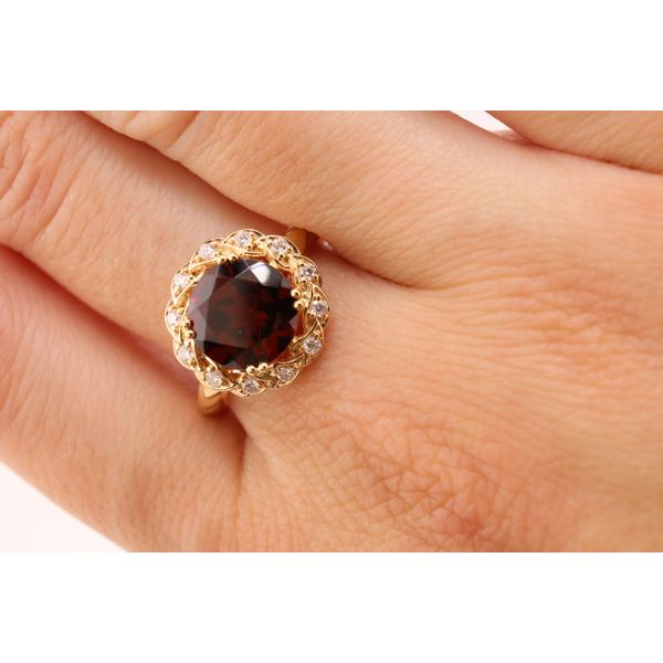 14K Yellow Gold Garnet & Diamond Halo Ring Image 4 Puckett's Fine Jewelry Benton, KY