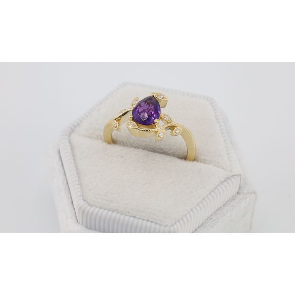 14K Yellow Gold Pear-Shaped Amethyst Floral Diamond Accent Ring – .06 CT TWT Image 3 Puckett's Fine Jewelry Benton, KY