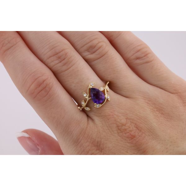 14K Yellow Gold Pear-Shaped Amethyst Floral Diamond Accent Ring – .06 CT TWT Image 4 Puckett's Fine Jewelry Benton, KY