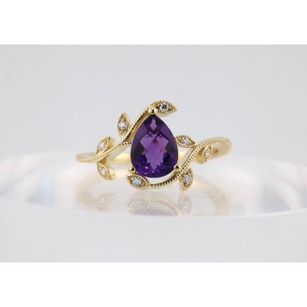 14K Yellow Gold Pear-Shaped Amethyst Floral Diamond Accent Ring – .06 CT TWT Puckett's Fine Jewelry Benton, KY