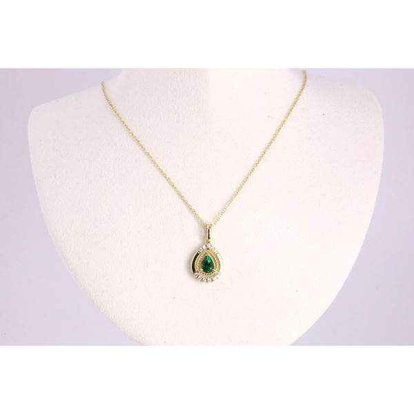 14K Yellow Gold Pear-Shaped Tsavorite Garnet & Diamond Pendant Puckett's Fine Jewelry Benton, KY