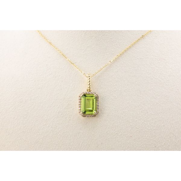 14K Yellow Gold Peridot & Diamond Halo Pendant Necklace Image 2 Puckett's Fine Jewelry Benton, KY
