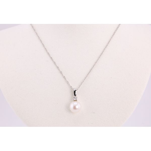 14KT White Gold Freshwater Pearl And Diamond Pendant Necklace