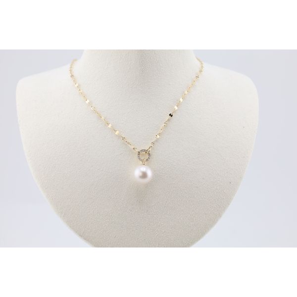 14K Yellow Gold Pearl & Natural Diamond Pendant – 9mm Pearl, 0.05ctw Diamonds Puckett's Fine Jewelry Benton, KY