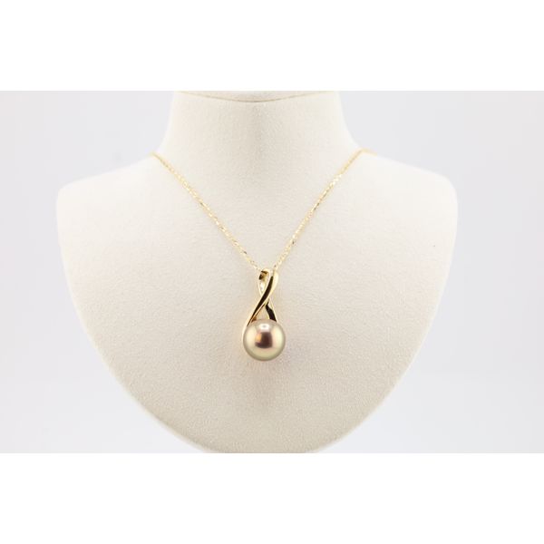 18K Yellow Gold Champagne Pearl Pendant – 11.68mm Ribbon Style Puckett's Fine Jewelry Benton, KY