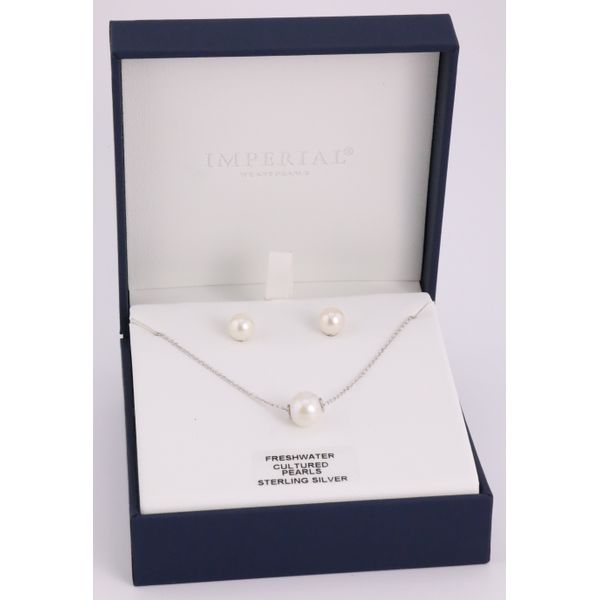 Freshwater Pearl Earrings/Solitare Necklace Gift Set Puckett's Fine Jewelry Benton, KY