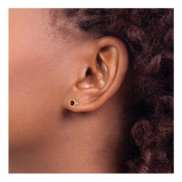 14K Yellow Gold garnet Bezel Stud Earrings Image 2 Quality Gem LLC Bethel, CT