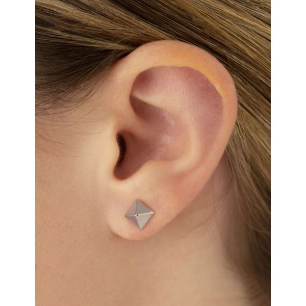 14K White Gold Pyramid Stud Earrings Image 2 Quality Gem LLC Bethel, CT