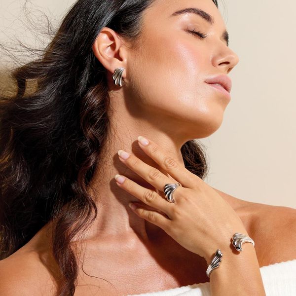 Sterling Silver Rhodium Plated Océane Shell Echo Grande Hinged Bangle Bracelet Image 3 Quality Gem LLC Bethel, CT