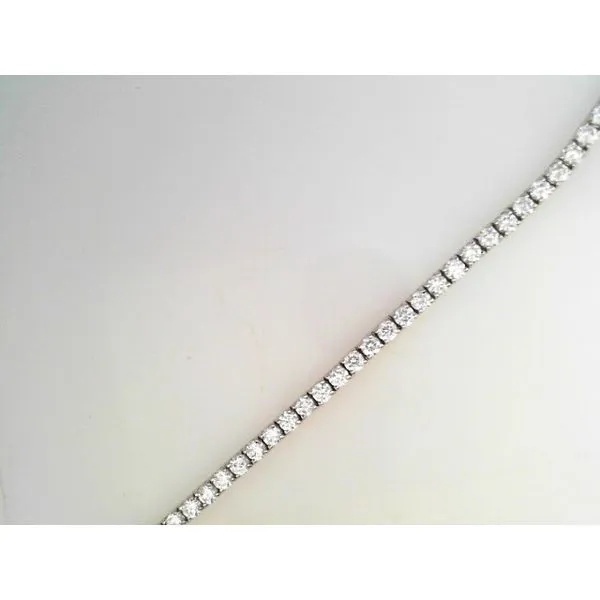 Lab Grown Diamond Bracelet Quenan's Fine Jewelers Georgetown, TX