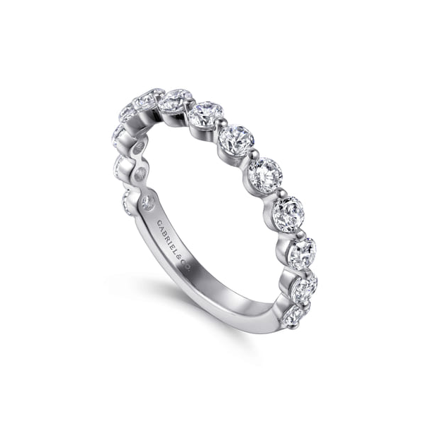 Diamond Wedding Band Image 2 Quest Fine Jewelers Fairfax, VA