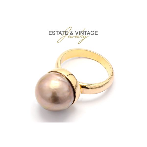 Estate 14K Yellow Gold 14mm Pink Pearl Fashion Solitaire Ring Size 7.5 Image 2 Raleigh Diamond Fine Jewelry Raleigh, NC