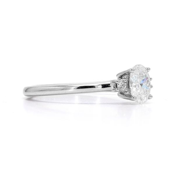 14K White Gold 0.53ctw G-H/SI 3-Stone Oval Signature Diamond Ring Image 3 Raleigh Diamond Fine Jewelry Raleigh, NC