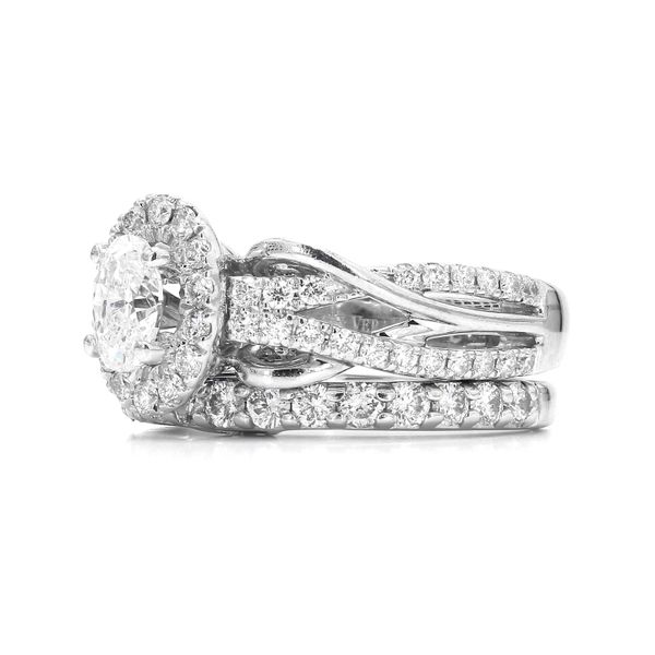 Estate Vera Wang 14K White Gold 1.60ctw I-J/SI-I Diamond Size 4.25 Image 2 Raleigh Diamond Fine Jewelry Raleigh, NC