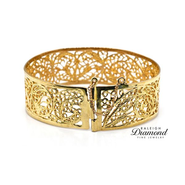 Estate Filigree Bangle Bracelet 18k Yellow gold Image 2 Raleigh Diamond Fine Jewelry Raleigh, NC