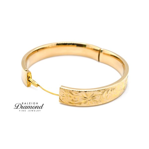 Estate 10K Yellow Gold Floral Engraved Bangle Image 3 Raleigh Diamond Fine Jewelry Raleigh, NC