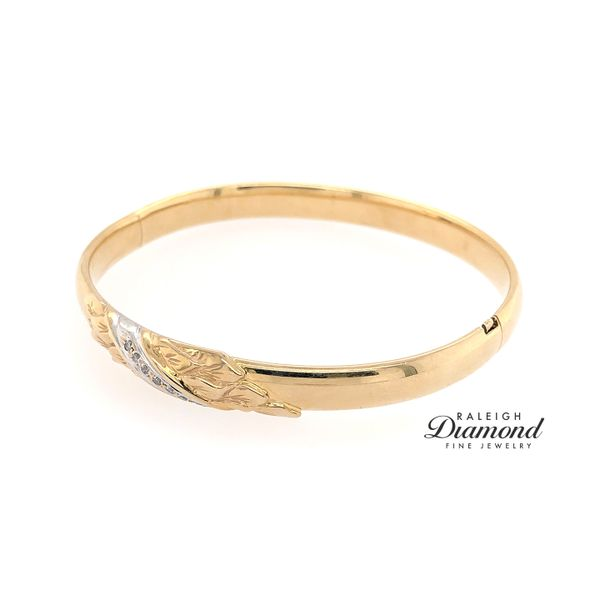 Estate 14K Yellow Gold Bangle Bracelet with Diamond Accent Image 3 Raleigh Diamond Fine Jewelry Raleigh, NC