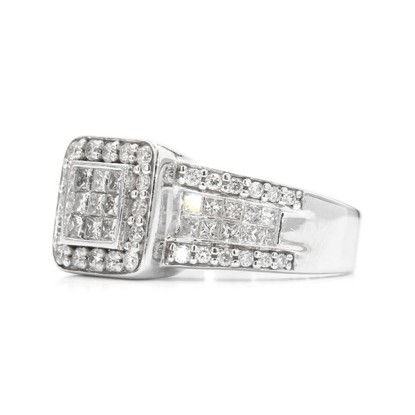 Estate 14K White Gold 2.00ctw Diamond Cluster Ring Size 11.5 Image 2 Raleigh Diamond Fine Jewelry Raleigh, NC