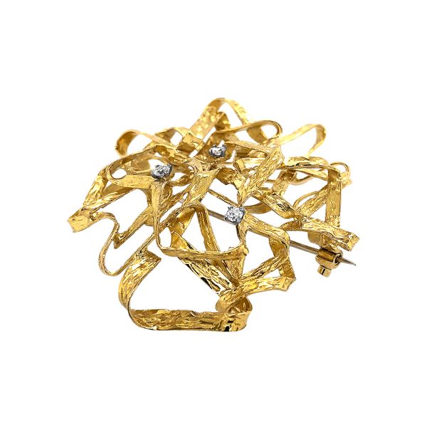 Estate 14K Yellow Gold Vintage Tangled Ribbon Brooch with Diamonds Image 2 Raleigh Diamond Fine Jewelry Raleigh, NC