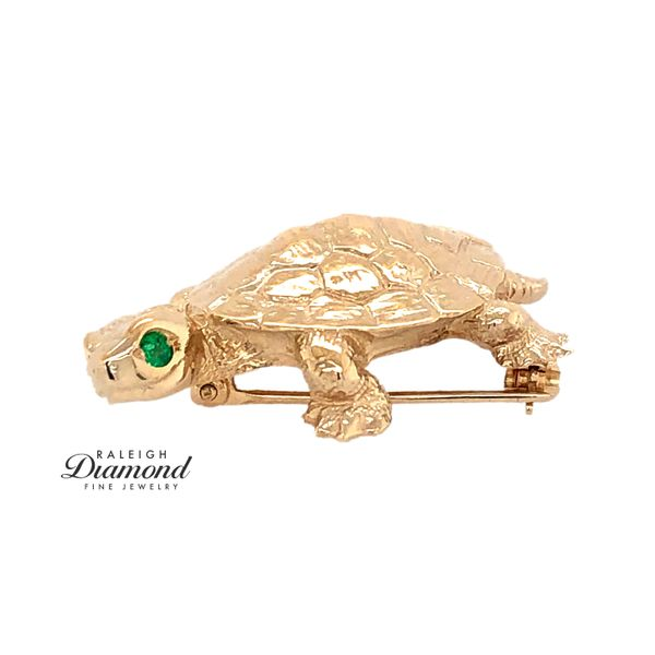 Estate 14K Yellow Gold Turtle Pin with Emeralds Image 2 Raleigh Diamond Fine Jewelry Raleigh, NC
