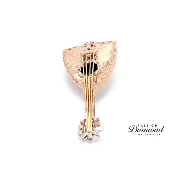 Estate 14K Yellow Gold Engraved Mandolin Brooch Pin Image 2 Raleigh Diamond Fine Jewelry Raleigh, NC
