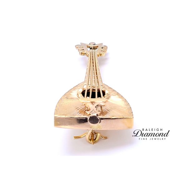 Estate 14K Yellow Gold Engraved Mandolin Brooch Pin Image 4 Raleigh Diamond Fine Jewelry Raleigh, NC