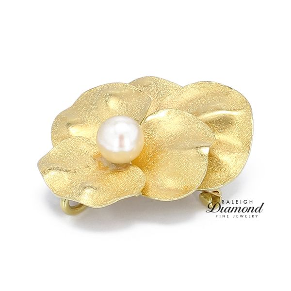 Estate 14K Yellow Gold Lily & Pearl Brooch Image 2 Raleigh Diamond Fine Jewelry Raleigh, NC