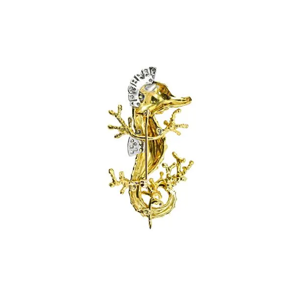 Estate 18K Yellow Gold Seahorse Pin with Diamonds & Enamel Brooch Image 2 Raleigh Diamond Fine Jewelry Raleigh, NC