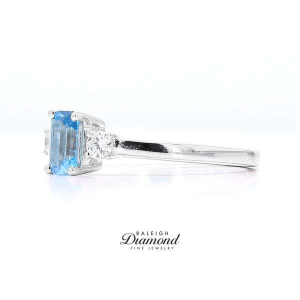 14K White Gold Aquamarine & Diamond Ring Image 2 Raleigh Diamond Fine Jewelry Raleigh, NC