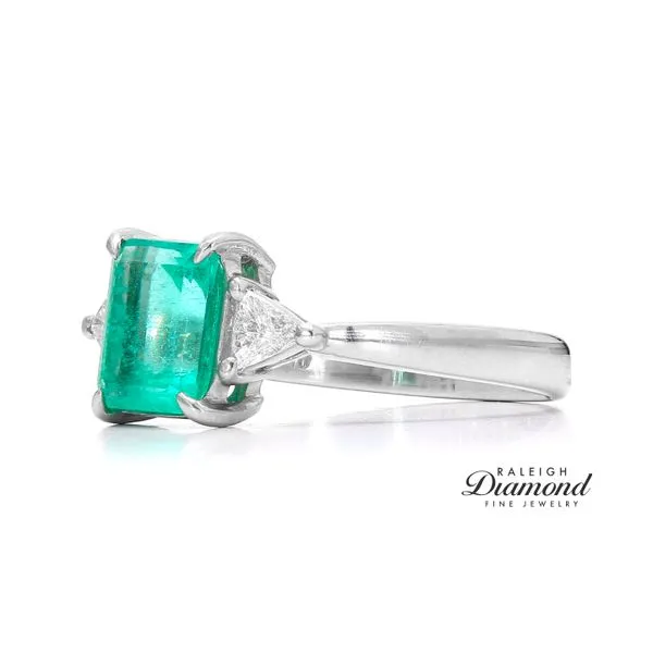 Estate Platinum Emerald & Diamond Ring  Sz 5.75 Image 2 Raleigh Diamond Fine Jewelry Raleigh, NC