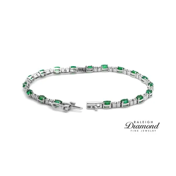 Estate 14K White Gold Tennis Bracelet with Emeralds and Diamonds Image 2 Raleigh Diamond Fine Jewelry Raleigh, NC