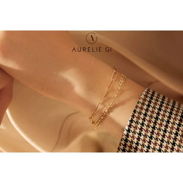 Aurelie Gi 14K Yellow Gold 'Theodora' Graduated Paper Clip Bracelet Image 2 Raleigh Diamond Fine Jewelry Raleigh, NC