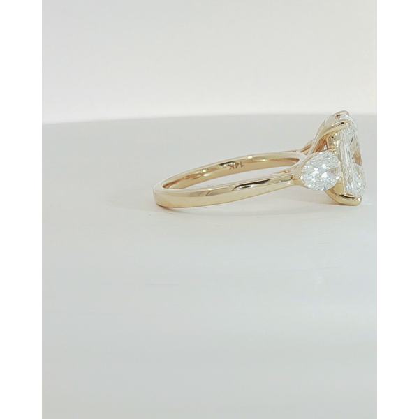 3-stone Lab-Grown Diamond Engagement Ring Image 3 Redlands Jewelers Redlands, CA